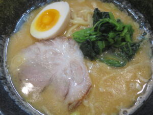 醤油豚骨らーめん@横浜らーめん 源泉 上矢部店（戸塚駅）具