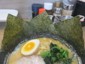 醤油豚骨らーめん@横浜らーめん 源泉 上矢部店（戸塚駅）具：海苔