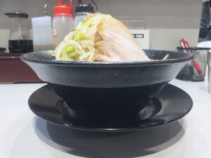 ラーメン小150g@CRAZY PORK(神保町駅)ビジュアル:サイド