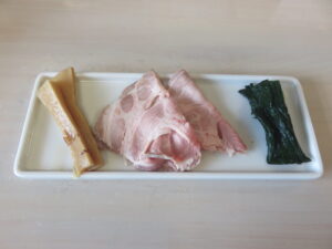 男鹿塩ラーメン@男鹿塩ラーメン おがや（男鹿駅）具