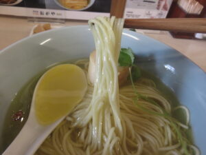 男鹿塩ラーメン@男鹿塩ラーメン おがや（男鹿駅）麺