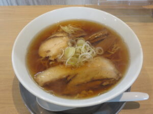 あっさり煮干し中華（ちぢれ麺）@中華そば まるつる（五所川原駅）ビジュアル