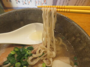 沖縄そば@八重猫(荻窪駅)麺