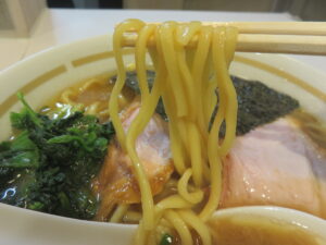 ラーメン@わいず一門 池袋ラーメン 梟（池袋駅）麺