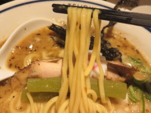 濃厚鶏白湯麺（醤油）@MATSURIKA 武蔵新田（武蔵新田駅）麺