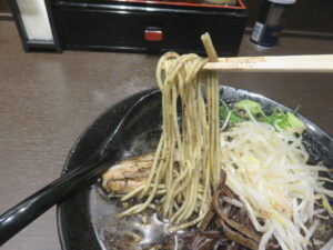 好来ラーメン@好来ラーメン(東京駅)麺
