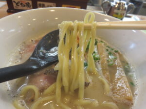 こくまろ塩ラーメン@俺のラーメン あっぱれ屋（京都府城陽市）麺