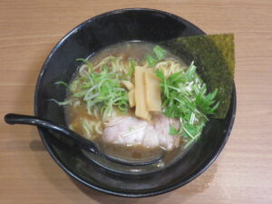 煮干鰹ラーメン@麺信(入間市駅)ビジュアル:トップ