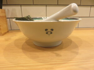 ワンタンしおらーめん@麺屋 喜々（平和島駅）ビジュアル：サイド
