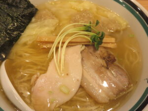 ワンタンしおらーめん@麺屋 喜々（平和島駅）具