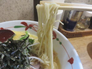 納豆らーめん（細麺）@らーめん天神下 大喜（入谷駅）麺