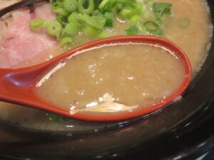 豚骨らーめん@博多らーめん はづき(埼玉県入間市)スープ