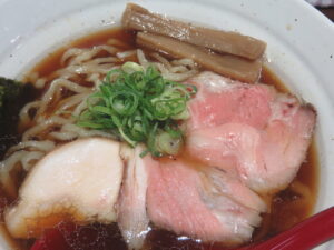 鴨香る鶏醤油らーめん@麺彩RASEN（東長崎駅）具
