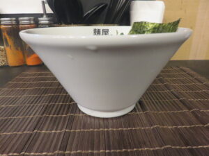 塩@麺屋FLOW（梅屋敷駅）ビジュアル：サイド