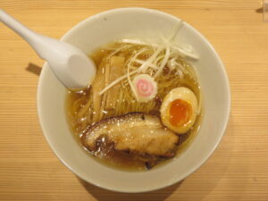 特製!鶏 淡麗 醤油@拘り麺屋 へご（秋葉原駅）ビジュアル：トップ