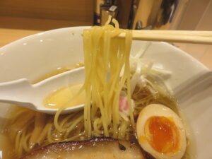 特製!鶏 淡麗 醤油@拘り麺屋 へご（秋葉原駅）麺