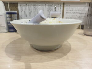 背脂中華そば@中華そば 千波(中野坂上駅)ビジュアル:サイド