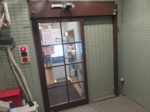 うすくち醤油 梅@RAMEN TKI（ひばりヶ丘駅）エントランス