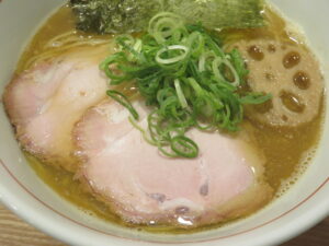うすくち醤油 梅@RAMEN TKI（ひばりヶ丘駅）具