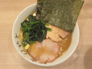 ラーメン 並@麺家はやと（高田馬場駅）ビジュアル：トップ