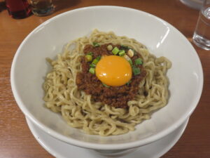 仙台辛味噌まぜそば 卵黄乗せ（ワシワシ） @あはれ（下北沢駅）ビジュアル