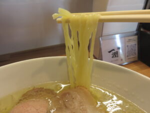 手包みワンタン麺(塩)@らぁ麺 一潤(茨城県つくば市)麺