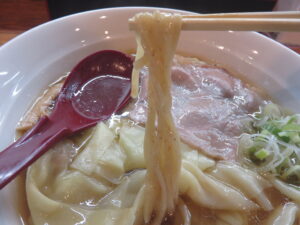 醤油ワンタン麺@中華そば たまちゃん(つくば駅)麺