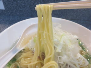 和牛テール塩そば@ビーフヌードル 丑の上にも三年(西日暮里駅)麺