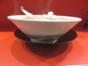 煮干背油ラーメン(太麺)@麺舗4126(門前仲町駅)ビジュアル:サイド
