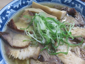 浅草ラーメン 塩(太麺)@ニクノイロ(浅草駅)具