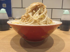 少なめ@自家製麺 夢で逢えたら(八王子駅)ビジュアル:サイド