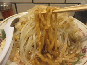 少なめ@自家製麺 夢で逢えたら(八王子駅)麺