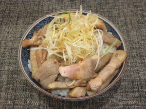 ラーメン（ノーマル）@麺屋 水明（新高円寺駅）チャーシュー丼