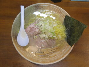 浅蜊15kg出汁ラーメン（塩）@覆麺 神田（高坂駅）ビジュアル：トップ
