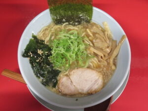 ラーメン@背脂ネギラーメン とんび（川口駅）ビジュアル：トップ