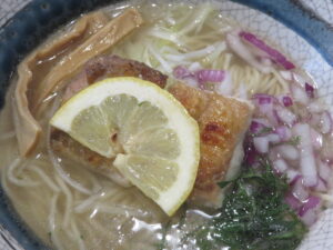浮世離れの塩ラーメン@浮世離れの麺ドロボー(兵庫県南あわじ市)具
