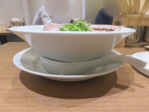 中華そば@焼飯と麺 神田(神田駅)ビジュアル:サイド