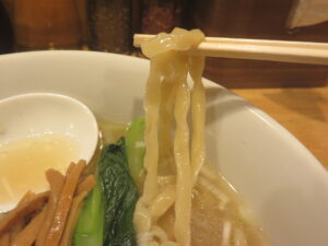 塩らぁ麺@薑麺香房 梅はら（立川北駅）麺