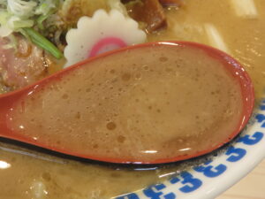 中華そば（並）@醤油豚骨中華そば 三浦家ROZEO（町屋駅前駅）スープ