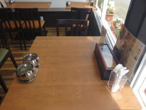 塩ラーメン@ラーメン留(早川駅)卓上