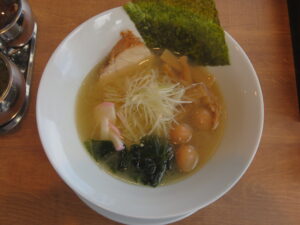 塩ラーメン@ラーメン留(早川駅)ビジュアル:トップ