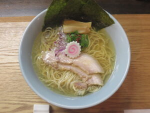 鮭節と昆布の中華そば(塩)@らぁ麺屋 ひたむき(大森海岸駅)ビジュアル:トップ
