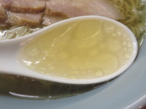 鮭節と昆布の中華そば(塩)@らぁ麺屋 ひたむき(大森海岸駅)スープ