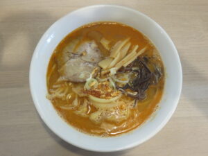 辛味噌ラーメン@山本商店(北海道枝幸郡)ビジュアル:トップ
