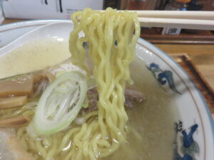 塩ラーメン@浅草軒 本店(美幌駅)麺