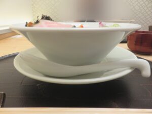 煮干しと宍道湖蜆の冷やし麺@RAMEN TUNE（高輪台駅）ビジュアル：サイド