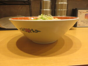 油そば(大盛)@麺屋 籠谷(中野新橋駅)ビジュアル:サイド