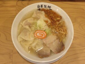 ワンタン麺(塩)@自家製麺 あいづ(菊川駅)ビジュアル:トップ