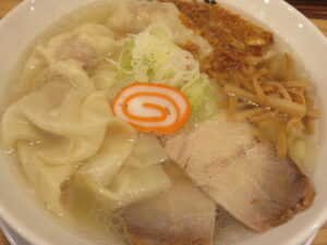 ワンタン麺(塩)@自家製麺 あいづ(菊川駅)具