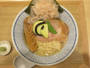 冷やし出汁そば(白醤油)@麺屋 猪一 神楽坂(牛込神楽坂駅)ビジュアル:トップ